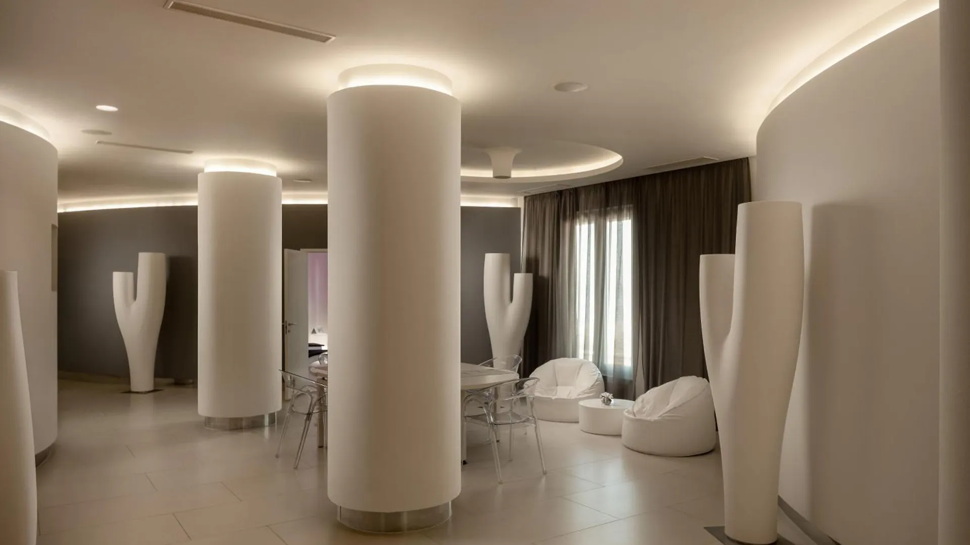 וולי לוסיניי Vitality Hotel Punta